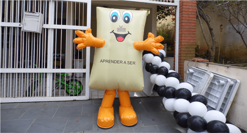 fantasia inflavel para educação infantil